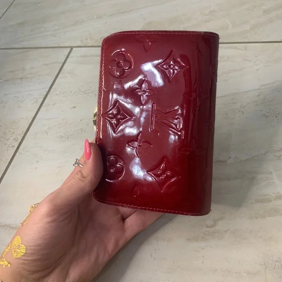 Louis Vuitton Wallet - Picture 6 of 11